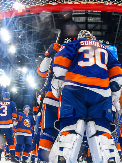 UBS Postgame Photos: Islanders 2, Blackhawks 1