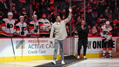 Wayne Simmonds ceremonial puck drop